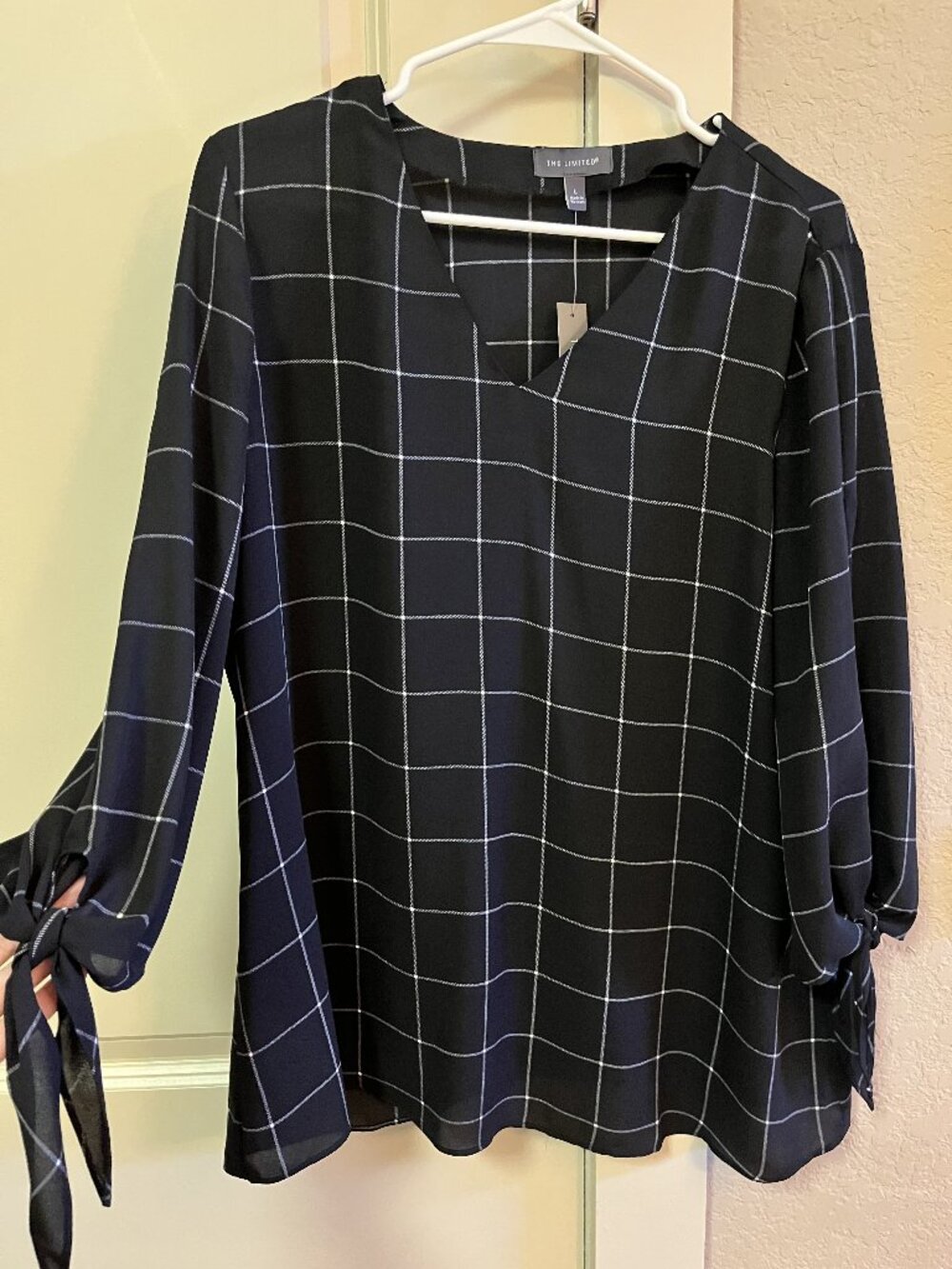 The Limited Women's Black & White Business Work Blouse Shirt Top